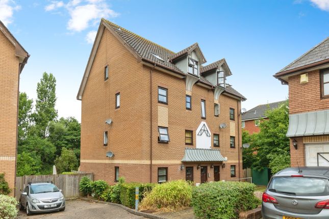 3 bedroom maisonette for sale