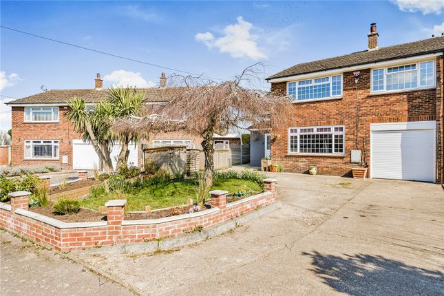 Vineyard Crescent, Rainham... 3 bed semi