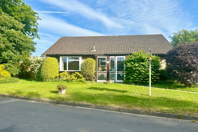 Oak Gardens, Everton, Lymington SO41 3 bed detached bungalow for sale