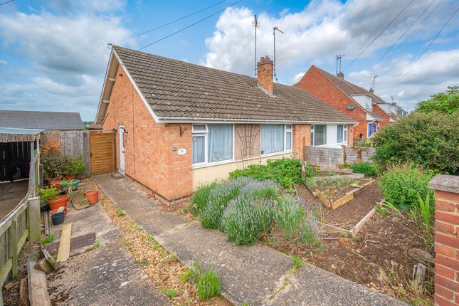 2 bedroom semi-detached bungalow for sale