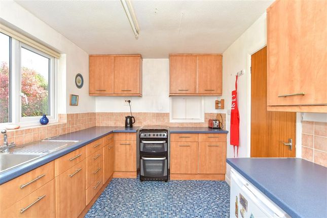 Worcester Road, Chichester, West Sussex 3 bed detached house for sale