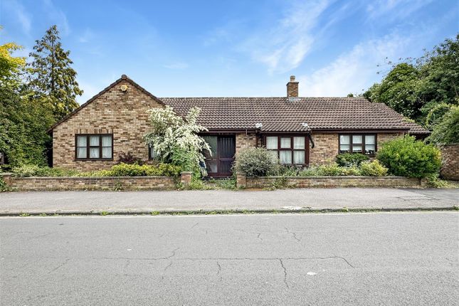 Oxford Road, Cambridge CB4 3 bed detached bungalow for sale