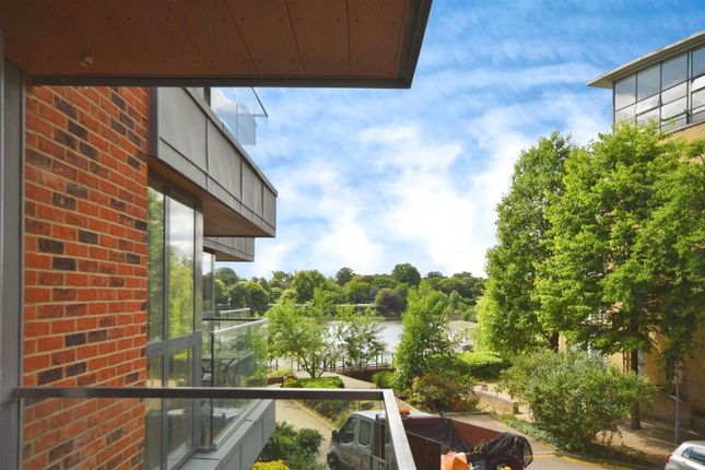 High Street, Brentford 1 bed apartment for sale