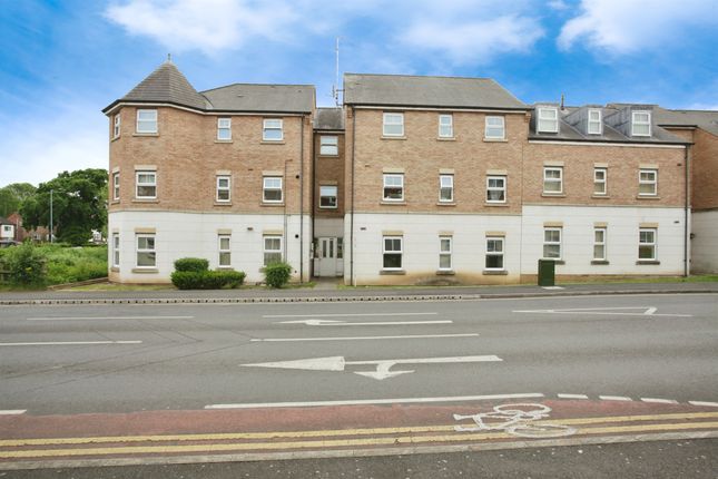 2 bedroom ground floor flat for sale