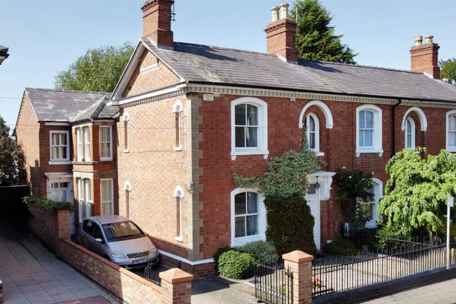 4 bed semi-detached house