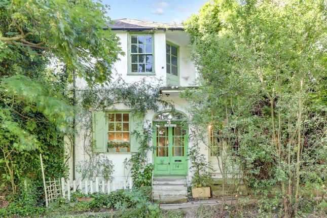 East Heath Road, Hampstead, London NW3 3 bed house for sale