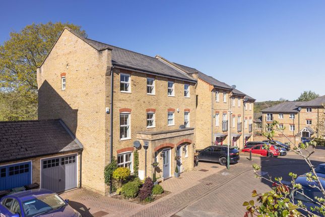 Underwood Rise, Tunbridge Wells, TN2 4 bed semi