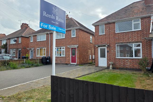 St. Nicholas Avenue, Warwickshire CV8 2 bed semi