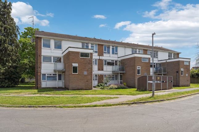 3 bedroom flat for sale