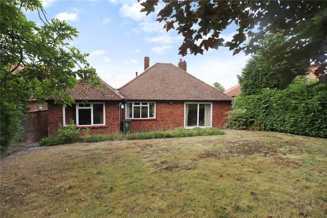 Old Hill, Surrey GU22 3 bed bungalow for sale