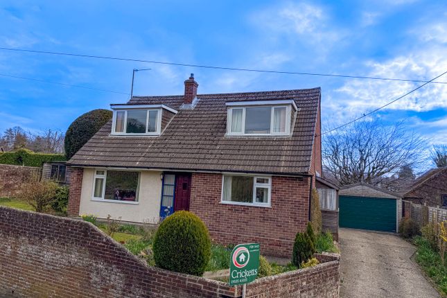 Castle Lane, Donnington, Newbury, RG14 3 bed detached house for sale