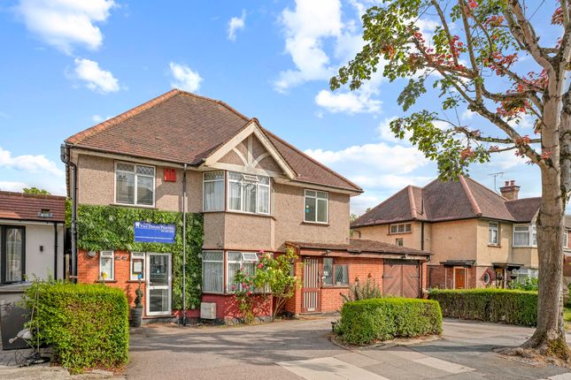 6 bedroom detached house for sale