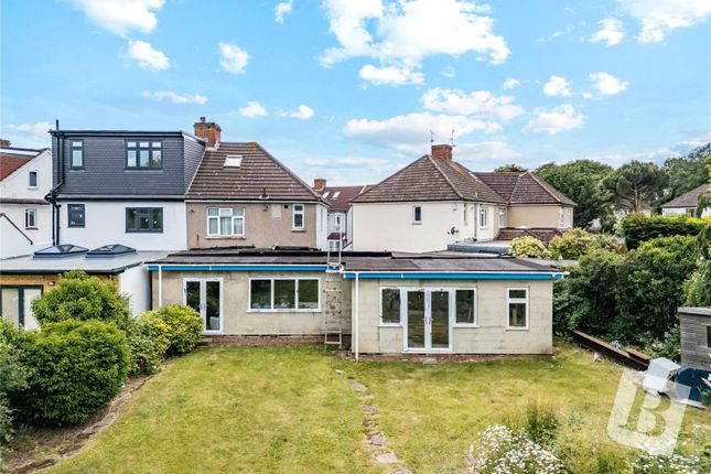 Warwick Gardens, Gidea Park, RM2 3 bed semi