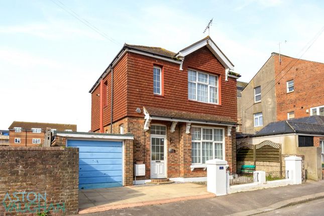2 bed detached house