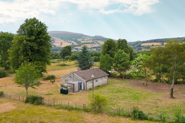 Park Drive, Llangattock, Crickhowell... 3 bed detached bungalow for sale