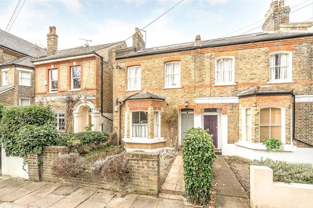 Bolingbroke Grove, London SW11 2 bed flat for sale