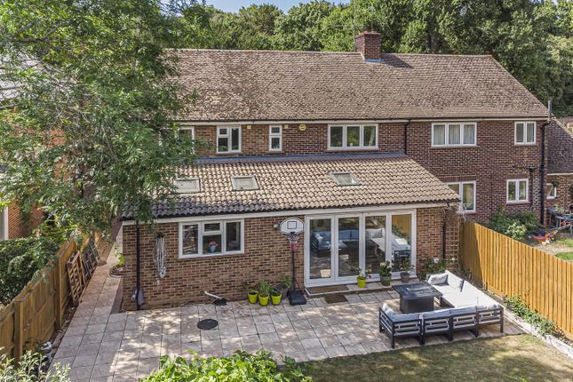 5 bedroom semi-detached house for sale