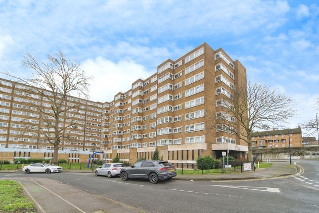 Leda Road, London SE18 2 bed apartment for sale