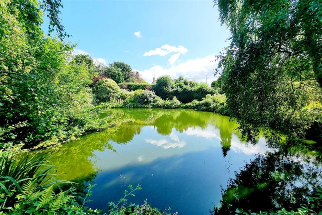Chestnut Grove, Barnet, EN4 3 bed detached house for sale