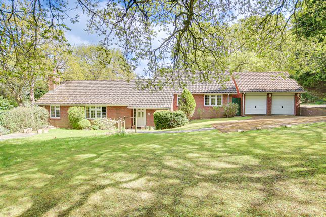 Woodland Rise, Studham, Dunstable, LU6 3 bed detached bungalow for sale