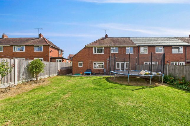 Chesterfield S45 3 bed end of terrace house for sale