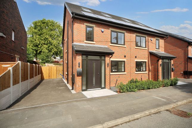 3 bedroom semi-detached house for sale