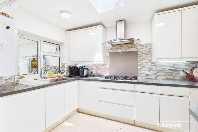 Lindsay Drive, Middlesex HA3 5 bed semi