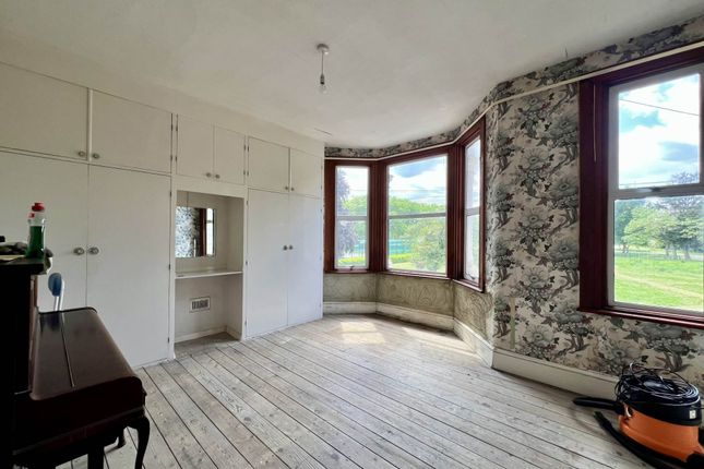 Woodhouse Grove, Manor Park, E12 6SR 3 bed terraced house for sale