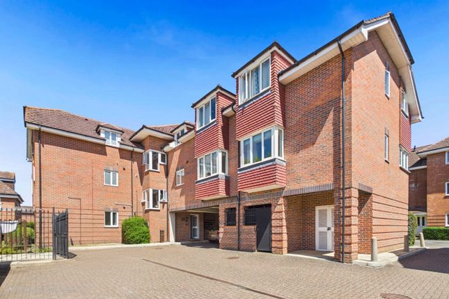 Oddfellows Road, Newbury, Berkshire... 2 bed apartment for sale