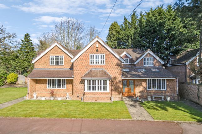 Denham Road, Iver, Buckinghamshire 6 bed detached house for sale