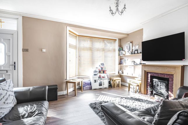 Becket Avenue, East Ham, London, E6 3 bed terraced house for sale