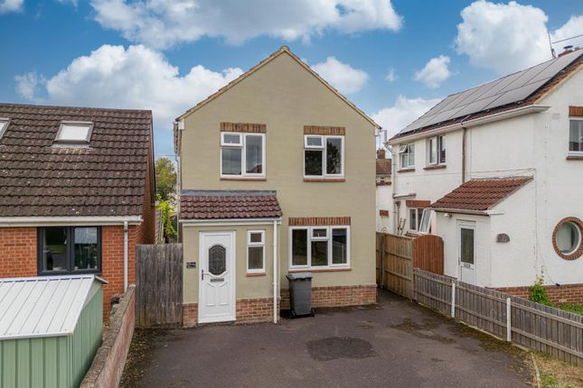 Littlejohn Avenue, Melksham SN12 3 bed detached house for sale