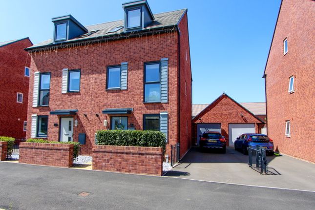 3 bedroom semi-detached house for sale