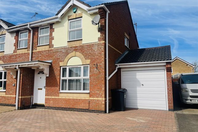 Dayton Close, Coalville LE67 3 bed semi