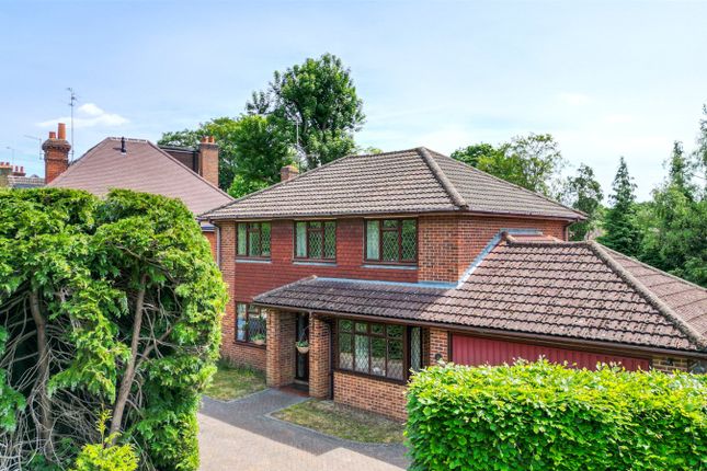 4 bed detached house
