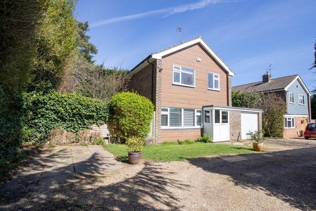 Bishops Road, Farnham GU9 3 bed detached house for sale