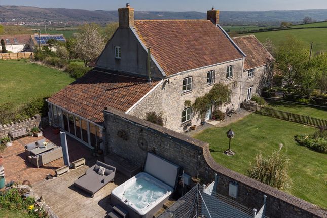 6 bed detached house