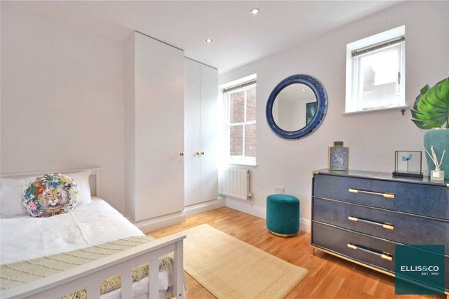 Golders Green Road, London, NW11 2 bed apartment for sale