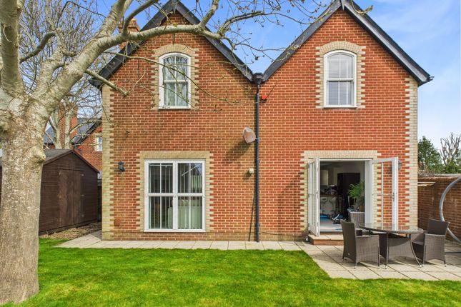 Langstone Road, Hampshire PO9 3 bed detached house for sale