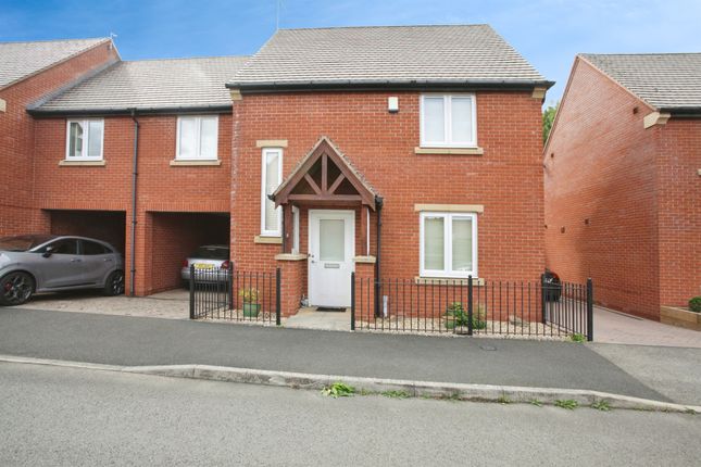 3 bedroom link detached house for sale