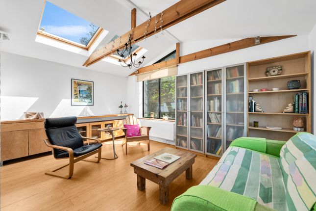 Point Hill, London SE10 3 bed end of terrace house for sale