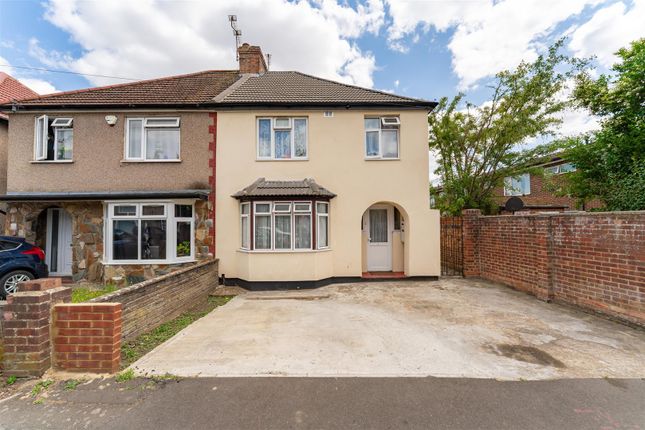 Black Rod Close, Hayes UB3 3 bed semi