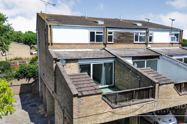 Broomfields Court, Basildon 2 bed flat for sale