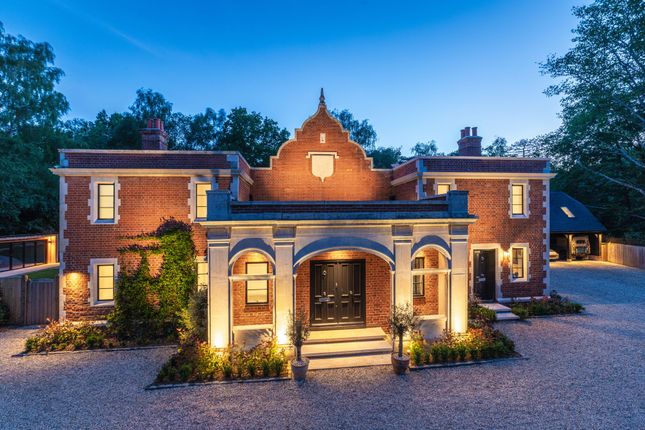 Peacock Lane, Wokingham RG40 6 bed detached house for sale