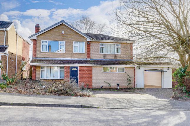 Pine Hill Close, Rise Park NG5 5 bed detached house for sale