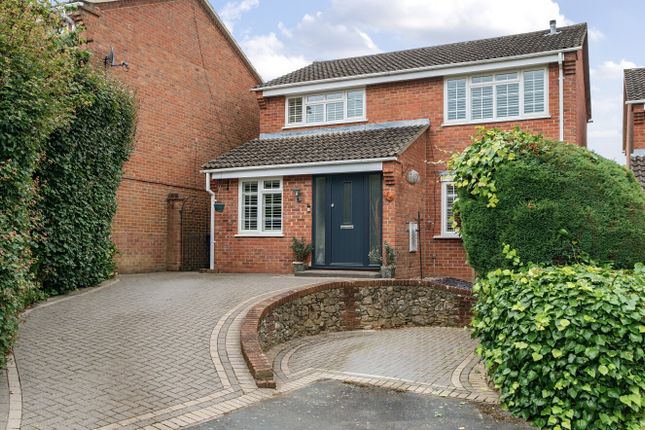 Beck Gardens, Farnham, Surrey, GU9 4 bed detached house for sale
