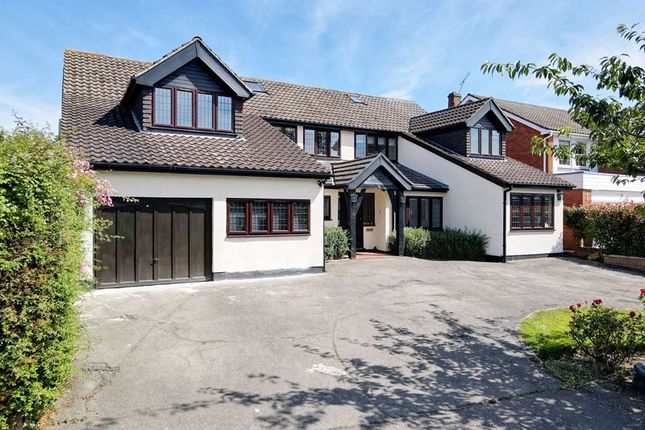 Great Owl Road, Chigwell IG7 5 bed detached house for sale