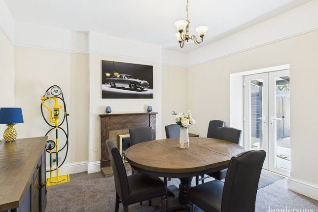 6 bedroom semi-detached house for sale