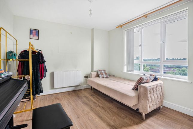 Glebelands Close, London N12 2 bed flat for sale