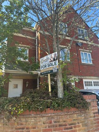 6 bedroom end of terrace house for sale